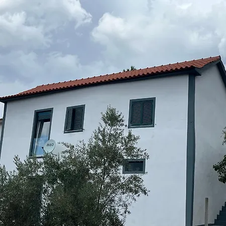 Holiday home A Casa Da Azenha Serta